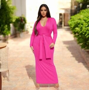 Elegant Pink Maxi Dress